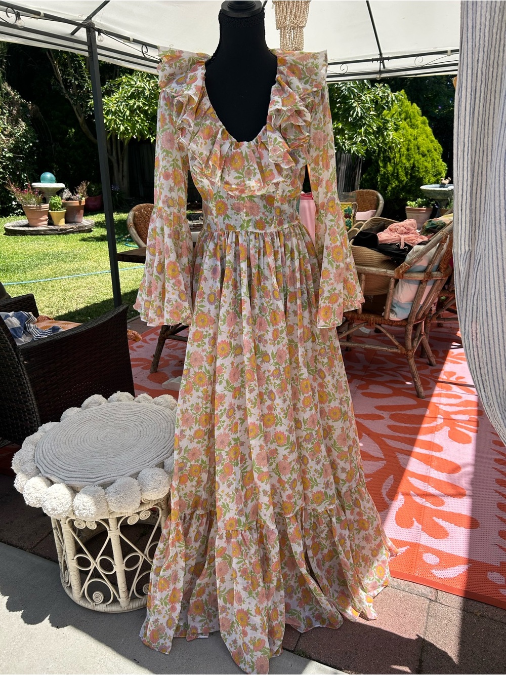 1960’s Denise L fantastic floral bohemian silhouette with empire waist size S